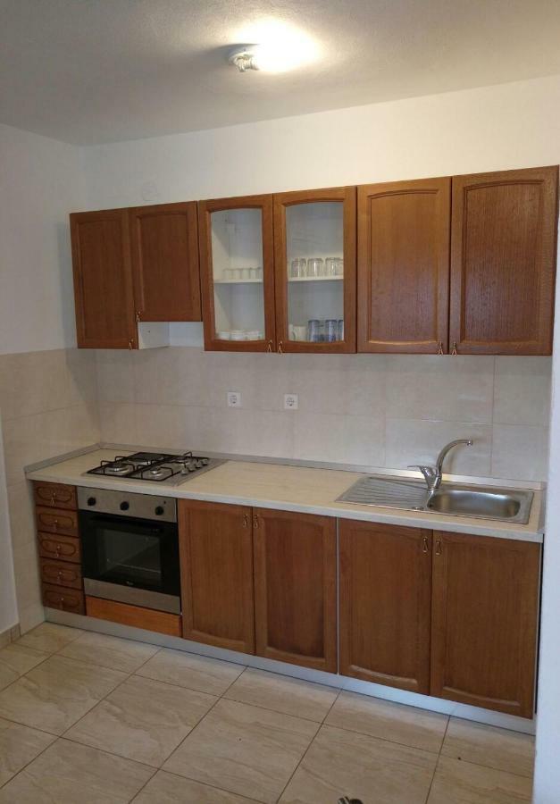 Apartments Mira Рогозница Экстерьер фото
